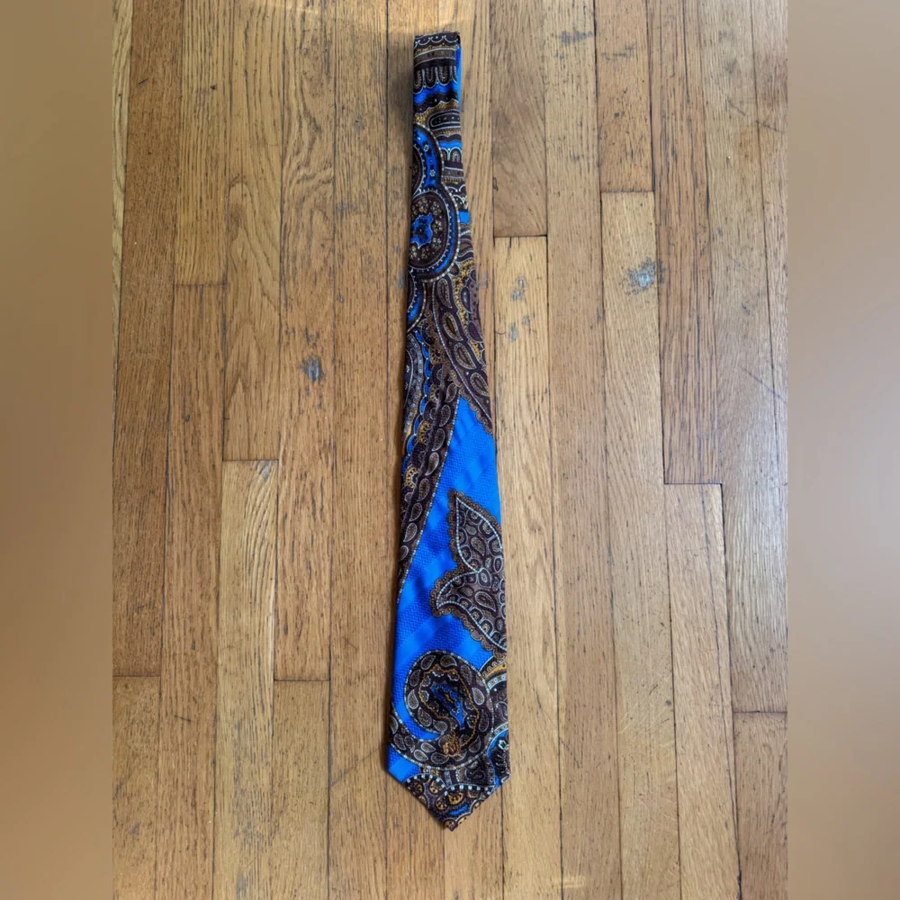 70s Vintage Oleg Cassini for Harris and Frank Blue Silk Paisley Tie - Picture 2 of 5